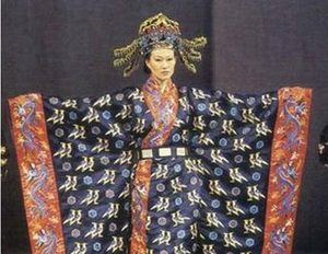 姐姐当上皇妃后，为何六亲不认？