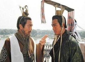 秦始皇为什么没有皇后？与他幼年的经历有何关系？