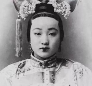 珍妃被慈禧太后推下井后 光绪为什么不将珍妃下葬