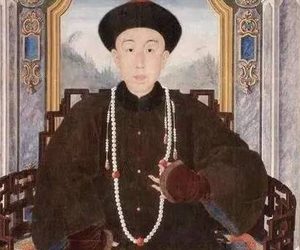 清朝皇子和亲王相比 两者的服饰等级是一样的吗