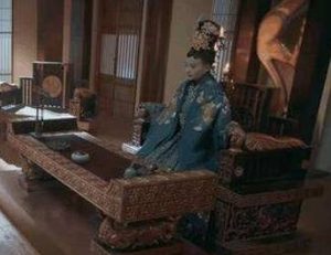 冯太后掌权后开始重用宦官，这是为何？