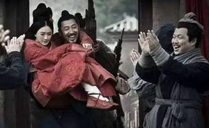 都说吕雉将戚夫人做成人彘残忍 戚夫人当初是怎么对待吕雉的
