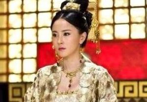 孝哀傅皇后：贵为皇后，却可悲的像个第三者
