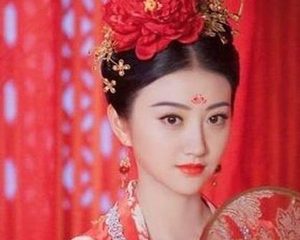 曹操控制汉献帝嫁一个女儿就好 曹操为何把三个女儿都送过去