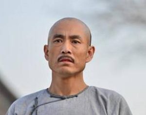 历史上康熙帝是如何称赞于成龙的？