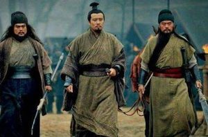 三英战吕布时刘备要是不出手 关羽和张飞能打赢吕布吗
