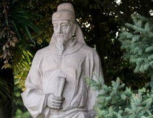 在文学、教育、政治等方面，韩愈有哪些作为与成就？