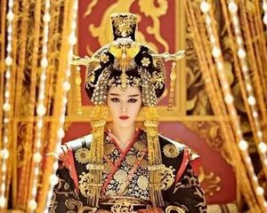 武则天好不容易坐上皇帝的位置 武则天为何还把皇位还给李家