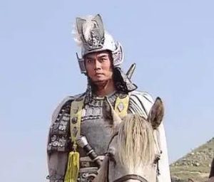 敢单挑吕布和文丑，公孙瓒的真实能力到底怎么样？
