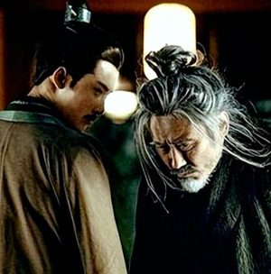 权谋棋局中的隐忍哲学：司马懿为何甘受曹魏三代压制？