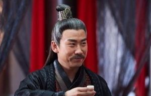 射雕中孪生兄弟裘千丈和裘千仞差距为何如此大