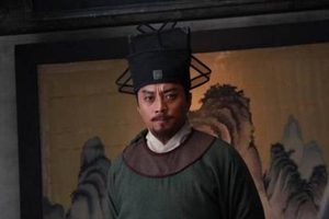 玩弄梁山两代掌权人却带梁山走向末路，他究竟是“聪明”还是“蠢笨”？