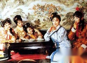 红楼梦为何用神话引出百年望族的兴衰史？