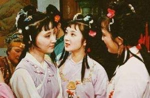 红楼梦第50回主要内容是什么？这回该如何解析？