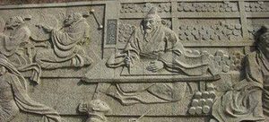 东汉史学家班固的人生经历如何?班固在史学上有什么成就?
