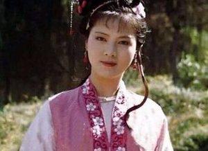 红楼梦中袭人相貌如何？是不是美女呢？