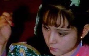 晴雯为什么不招王夫人喜欢呢？与她的性格有关吗？