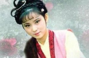 红楼梦中晴雯是如何得病的？她的病因是什么？