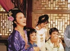 贾母的八十大寿，王熙凤被婆婆姑母和尤氏坑了的原因是什么？