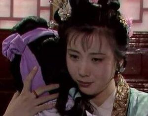 鸳鸯为何要包庇司棋偷期约会之事？原因是什么
