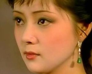 红楼梦中在占花名时，薛宝钗得到的是什么花？