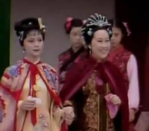 红楼梦中黛玉、宝钗二人进贾府的最大区别是什么?