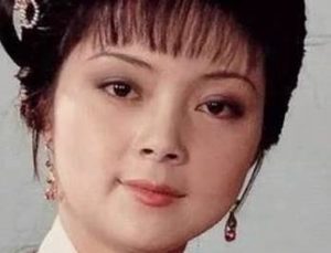 红楼梦中，贾府中的人其实都明白薛宝钗是个什么样的人？