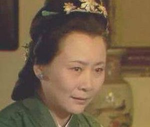 红楼梦中林黛玉怒怼李嬷嬷的原因是什么？她做了什么？