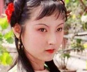 红楼梦中在东施效颦的人是谁？谁是真的谁是假的?