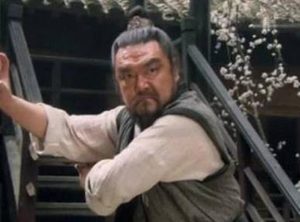 水浒传中施恩父亲是什么形象？是如何对待英雄武松的？