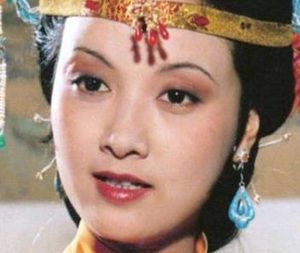 红楼梦中得知贾琏护送黛玉回扬州，王熙凤做了什么？