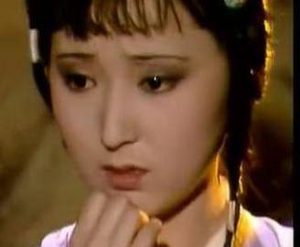 红楼梦中宝黛初次见面是在什么时候？发生了什么事情