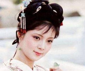 红楼梦中，薛宝钗有哪些地方比不上林黛玉？