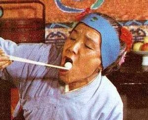 红楼梦中刘姥姥能改变一家人的命运，是如何做到的？