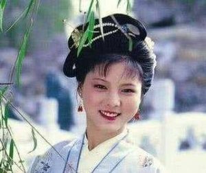 红楼梦中袭人会离开贾府是被迫还是自愿的？