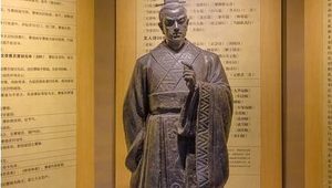 曹植《赠王粲诗》：这首诗的语言清新流畅，具有文采
