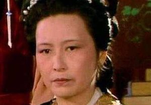 红楼梦中彩霞是自己的得力助手，王夫人将她外嫁是为何?