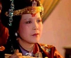 红楼梦中贾母八十大寿时，王邢亮两夫人送的什么礼？