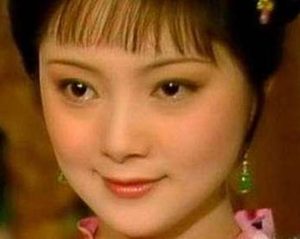 红楼梦中薛宝钗送了新衣，邢岫烟为何不要?
