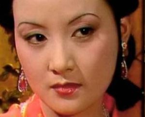 红楼梦中林黛玉与薛宝钗，王熙凤分别是什么态度？