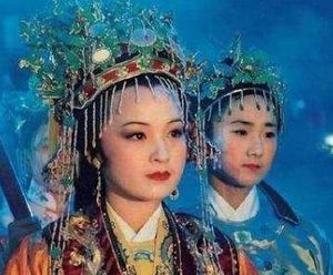 红楼梦中元春封妃后，贾府衰败的迹象为何没有改变？