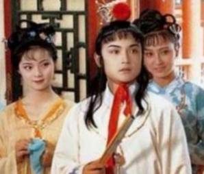 红楼梦中贾宝玉的性格怎么样？他的生活怎么样？