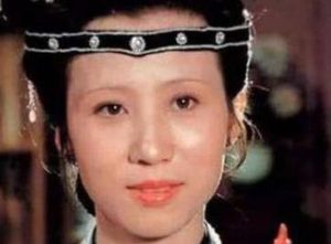 红楼梦中藕官为何会在大观园烧纸钱？有何意义