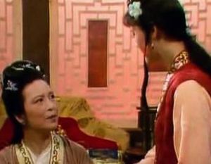 红楼梦中王夫人提拔袭人为姨娘的真实目的是什么？