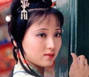 红楼梦中对于木石情缘，贾元春的态度如何？
