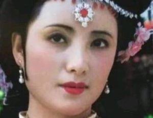 红楼梦中贾宝玉是一位翩翩公子，那他对秦可卿的感情如何？