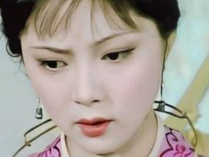 红楼梦中黛玉与宝钗二人相比，谁在贾府更受欢迎?
