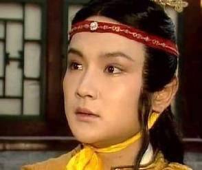 红楼梦中宝玉对黛玉动手动脚时，王嬷嬷是什么表现？