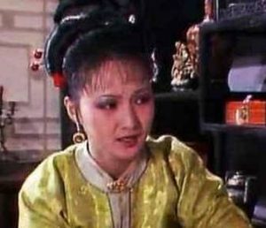 红楼梦中周瑞家的送宫花到王熙凤那时，平儿在做什么？