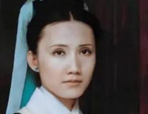 红楼梦中贾母不喝六安茶只喝老君眉的背后有何寓意